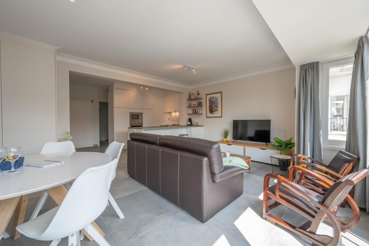 Dumont Apartment *